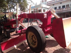 TRACTOR MOUNTED GRADER