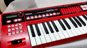 Roland Xps 10 Synthesizer Keyboard