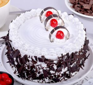Buy/Send Red Velvet Fresh Cream Cake Half kg Online- FNP