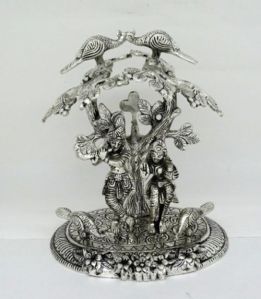 Radha Krishna & Regular Tree Statue