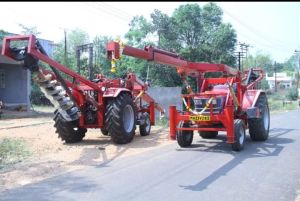 Mahindra Tractor Fitted Pole Erection Machine