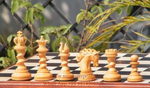 K0040 Twister II Wooden Chess Piecess