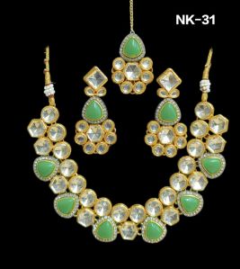 Lightweight Kundan Necklace Set