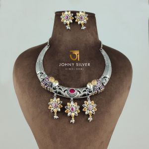 Silver Hasli Necklace Set