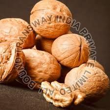 Hard Shelled Walnuts, Color : Brown