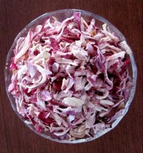 Pink Onion Flakes, Packaging Type : Plastic Packet