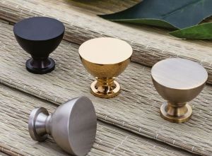 MV 006 Brass Door Knobs