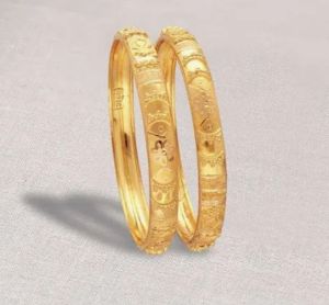 Polished 916 Ladies Gold Bangles, Color : Golden