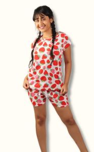 WOMENS STRAWBERRY PRINTED FULL SLEEVE NIGHTSUIT - WHITE