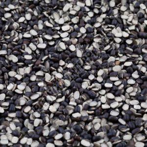 Natural Split Urad Dal, Packaging Size : 20Kg