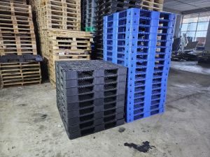 Wooden Plastic Pallets, Shape : Square