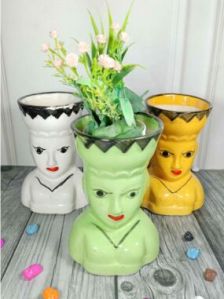 Statue &AMP;AMP; Unique Pots  Dengerous Queen