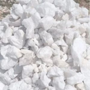 White Solid Silica Quartz Stone, Grade : Industrial Grade, Packaging Type : Loose