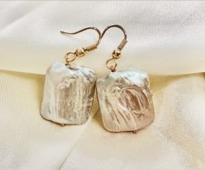Fresh water pearls earrings