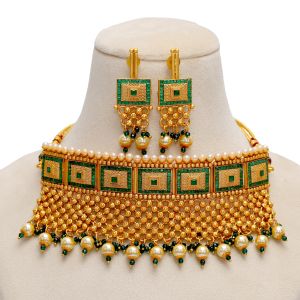 Gold Kundan Chokar Necklace Set with Meenakari & Earrings