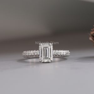 Lab Created Excellent Cut Round Brilliant Diamond Solitaire Engagement Ring