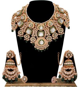 Leafy Elegance Gold plated Dulhan Semi Bridal Choker Kundan Set