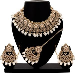 Timeless Beauty Reverse AD choker Necklaces Jewelry set..