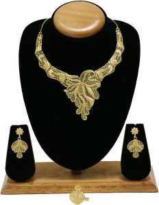 Traditional Gold-Plated Forming choker Necklace set