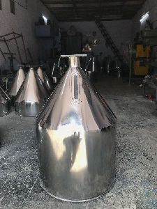 STAINLESS STEEL HOPPER FOR USE INJECTION MOLDING MACHINES