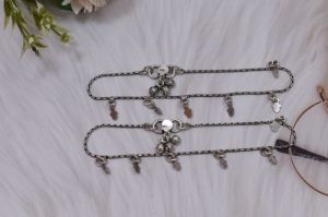 Classic Chained Leaf Shape Drop Silver Anklets