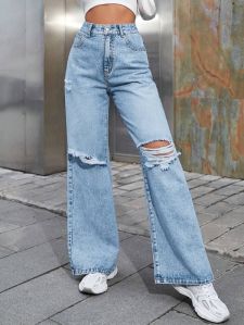 women ripped jeans