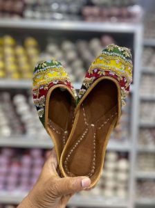 Ladies Beaded Punjabi Jutti, Color : Multi Color