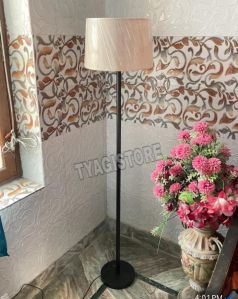 Plain LED Polished Mild Steel Fancy Metal Floor Lamp For Home Decorative