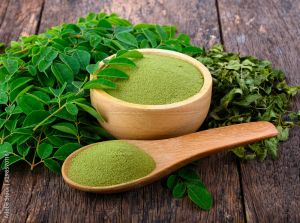 organic moringa powder