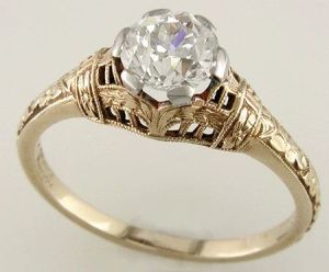 Ladies Antique Diamond Engagement Ring