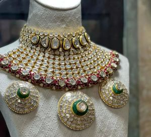 Kanistha Jewellers Gold Handmade Kundan Neckace, Packaging Type : Velvet Box