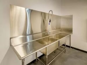 Polished Stainless Steel Laboratory Sink, Shape : Square, Rectangular