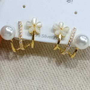 Gold Plated Pearl Studded Earring