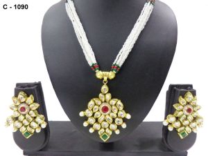 Indiacz Polished Brass Kundan Pendant Set Part Wear, Weeding Wear, Packaging Type : Poly Packaging