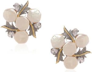 Pearl Studs Woman Earrings, Color : White