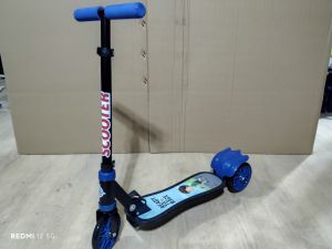 Three Wheel Foldable Kick Scooters For Boys and Girls