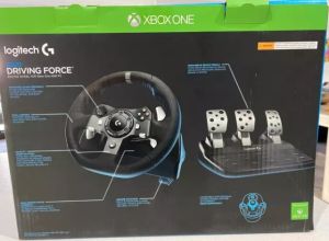 Logitech g920 Driving Force Racing Wheel