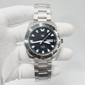 Seiko Sports 5 24 Jewels 100M Steel Black Dial Swiss Automatic Watch