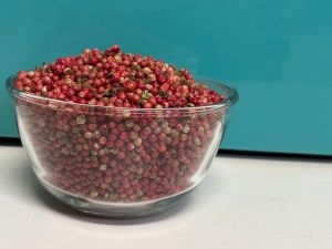 Red Organic Peppercorns, Seed Type : Natural Food Grade for Cooking