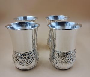 Polished Silver Glass Set Standard for Drinking Use