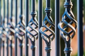 Painted / Powder Coated Iron Boundary Fencing, Length : Customizable