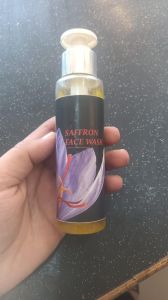 Natural Ingredients Saffron Face Wash for Massage Gently, Rinse Off