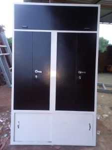 Hard Structure Polished Iron Almirah, Certification : ISI Certified