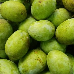 Green Skinned Fresh Langra Mangoes