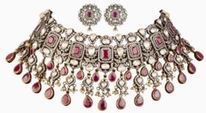 Victorian Necklace Casual Wear, Packaging Type : Velvet Box