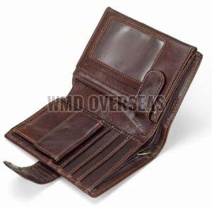 Mens Plain Leather Wallet, Closure Type : Snap Button