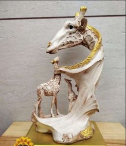 Matte Resin White Giraff Home Decor Statue, Packaging Type : Box