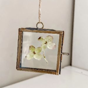 Polished Plain Brass Hanging Kiko Photo Frame, Color : Golden