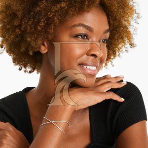 Stylish Diamond Bracelet Standard Modern for Party Wear