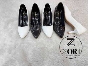 Plain Leather Traditional Jutti, Color : Black & White for Casual